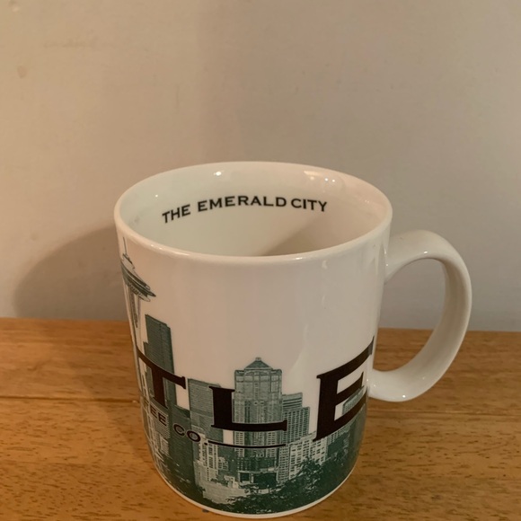 Starbucks White and Green Cityscape Mug - Picture 1 of 8